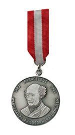 Медалью Парацельса, выдающегося врача эпохи Возрождения, награждена компания ЭД Медицин